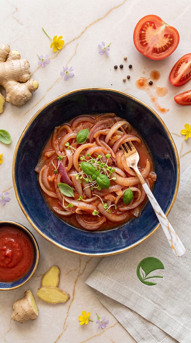 Duszone imbirowe cebule w aromatycznym sosie warzywnym