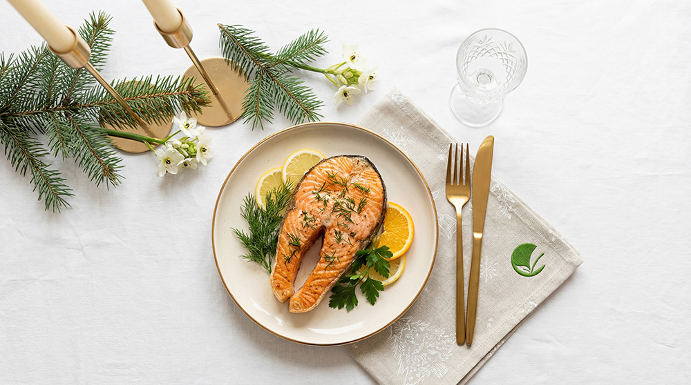 Łosoś pieczony z ziołami i cytrusami – wersja fit