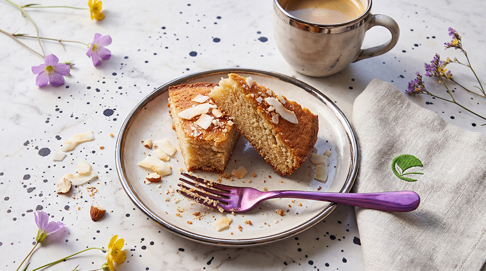 Keto migdałowe ciasto z delikatną nutą kokosa