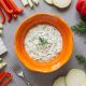 Keto dip koperkowy z creme fraiche i słupkami warzyw – lekki podwieczorek KETO