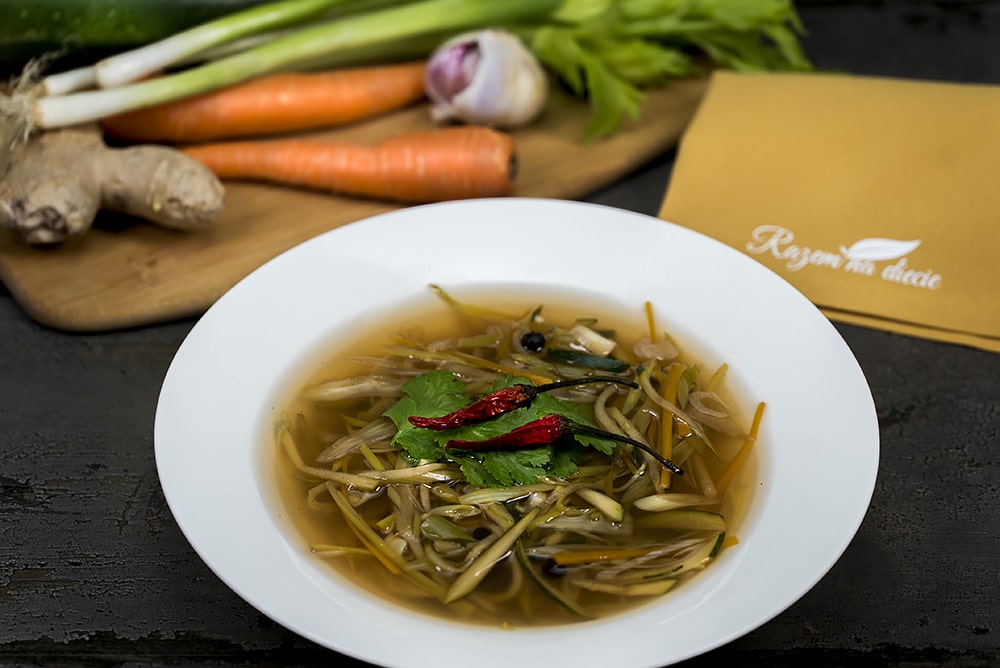 Orientalna zupa warzywna