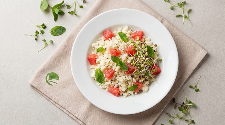 Sałatka z kalafiora i grejpfruta