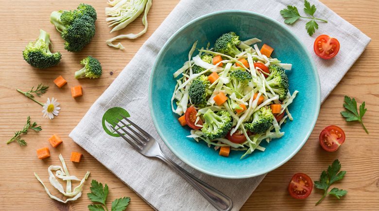 Surówka z kapusty z brokułami