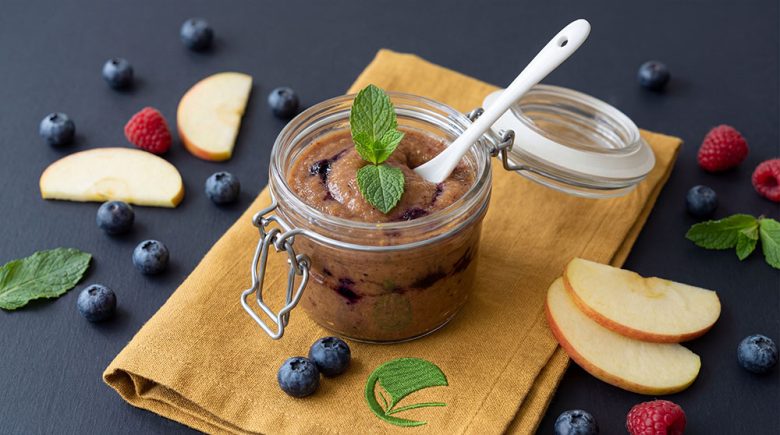 Mus z jabłka i borówek