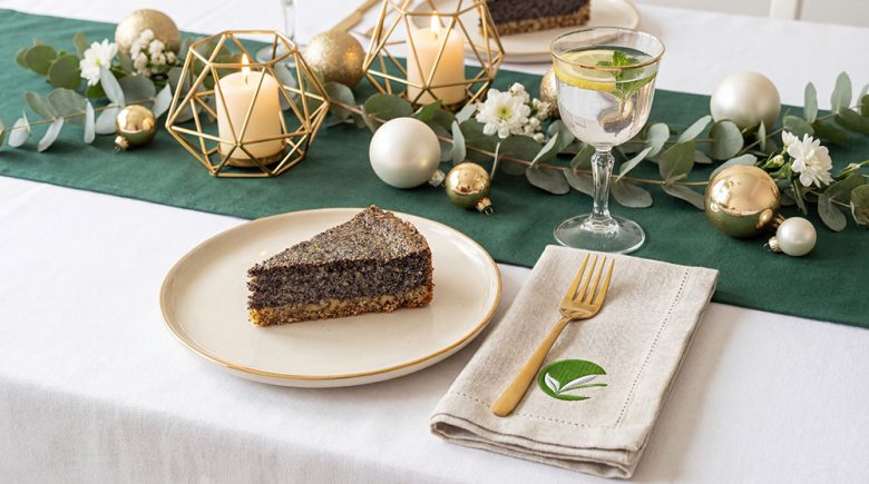 Makowiec bezglutenowy na spodzie orzechowym – świąteczny przepis