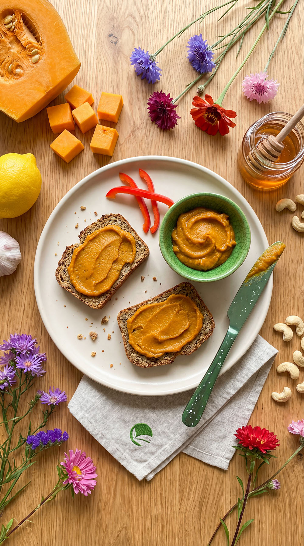 Pasta dyniowo-nerkowcowa z papryką – kolacja