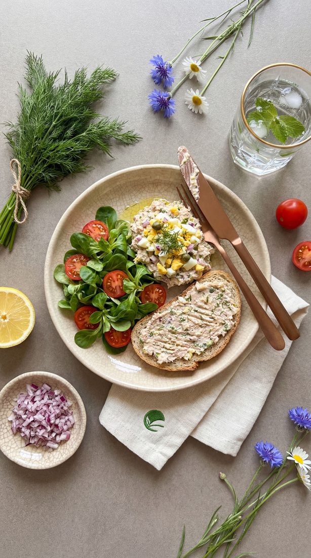 Nicejska pasta z tuńczyka z warzywami – kolacja przy Hashimoto